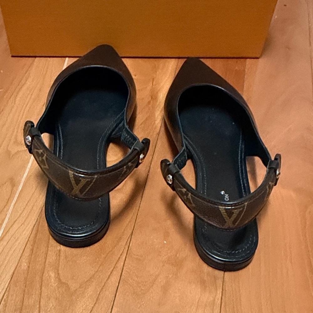 Louis Vuitton Black flats for Women - Picture 4 of 6